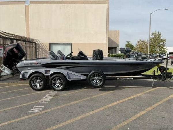 Ranger Z521R Cup-Equipped 2025 Ranger Z521R Cup-Equipped boat in parking lot, side view.