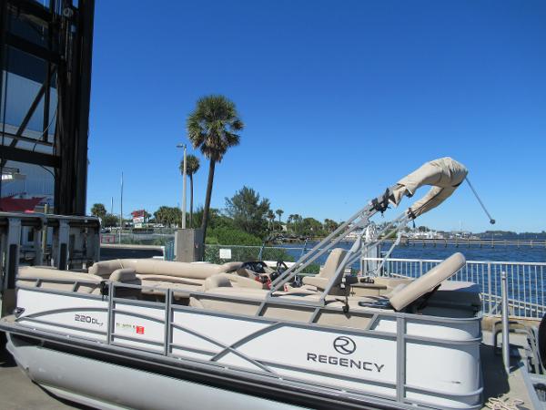 2016 Regency 220 DL3
