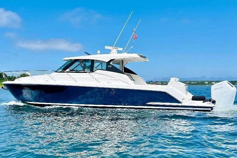 2023 Tiara Yachts 43 LS