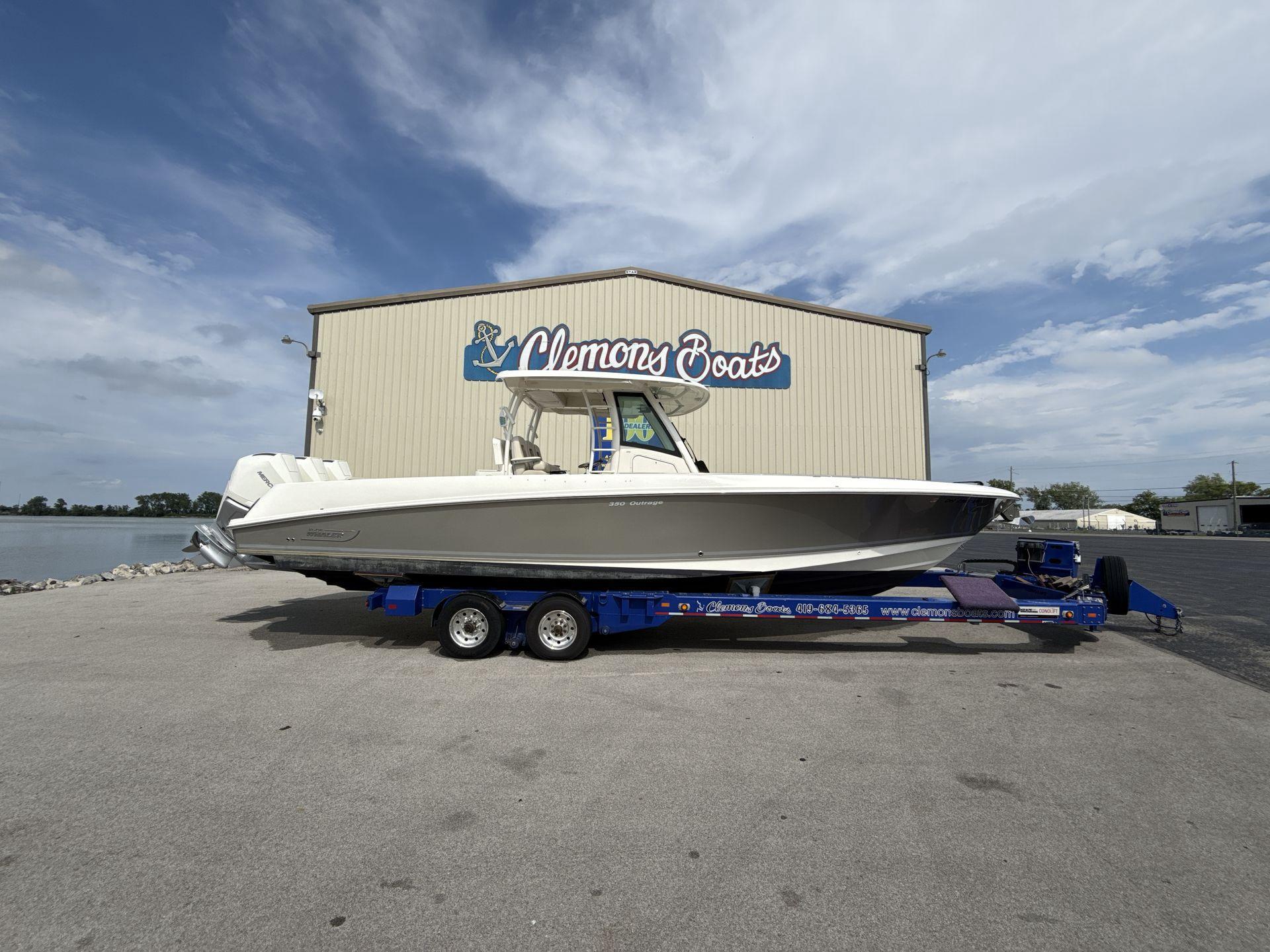 2021 Boston Whaler 350 Outrage