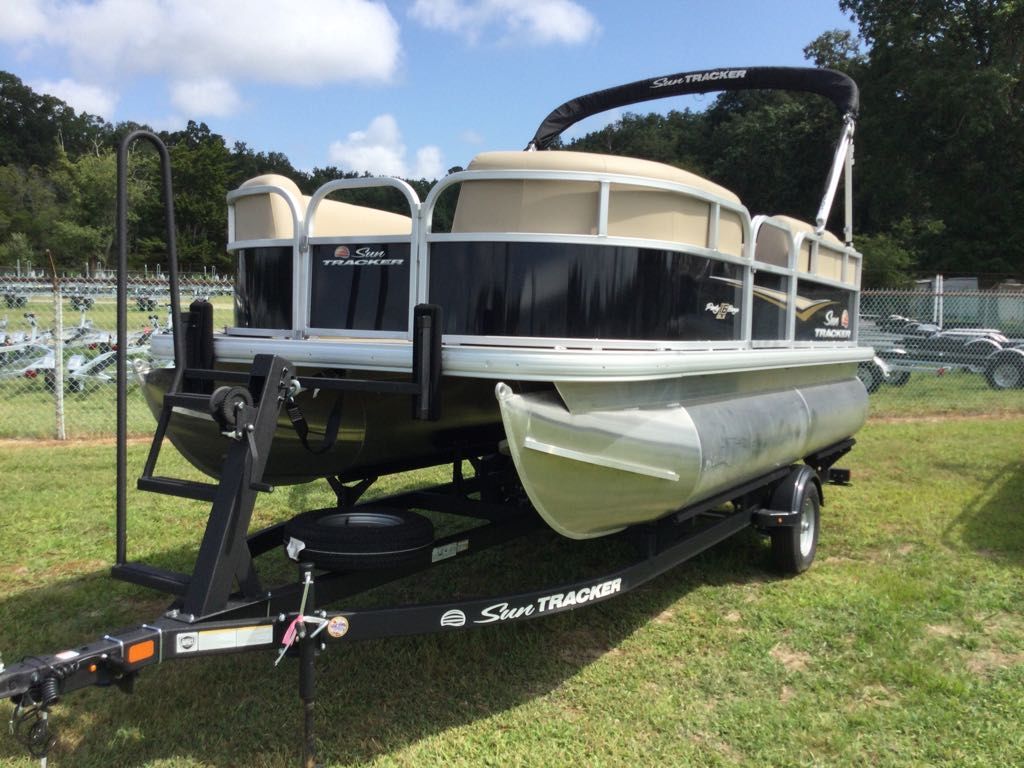 Sun Tracker PB16 BLK VNL 50
