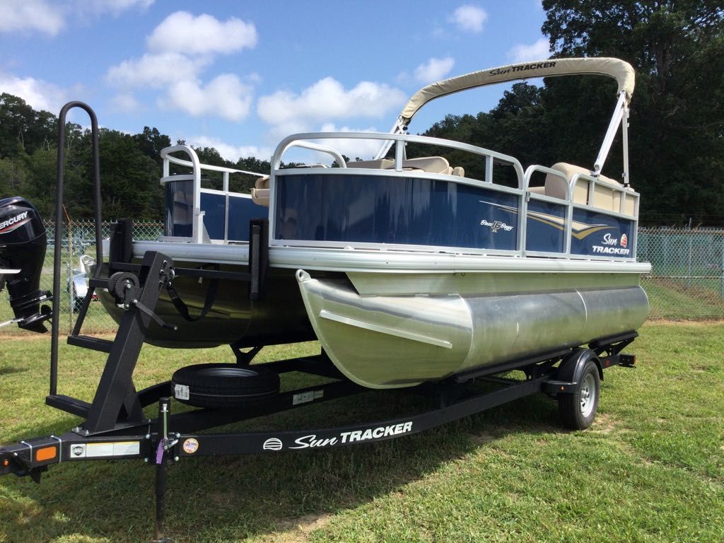 2025 Sun Tracker BB16XLS BLU VNL 50