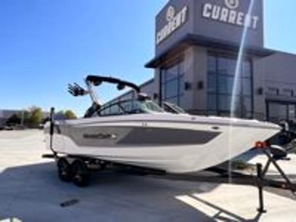2024 MasterCraft XT25