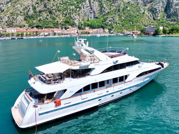 2000 Benetti Classic 115