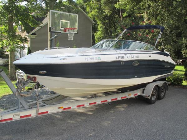 Cruisers Sport Series 298 Bow Rider Port Bow