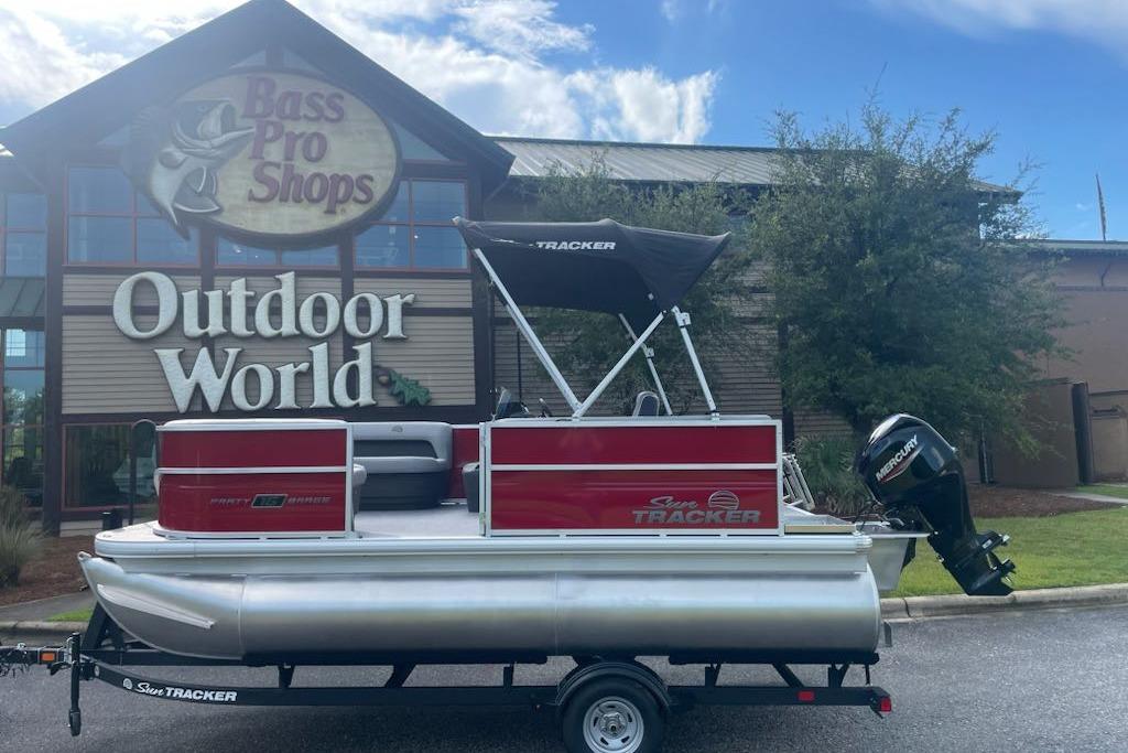 Sun Tracker Party Barge 16 DLX 2026 Sun Tracker Party Barge 16 DLX pontoon boat at Bass Pro Shops Outdoor World.