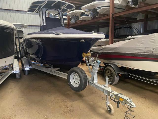 2023 Robalo 202 EXPLORER