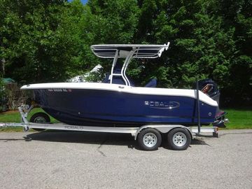 2023 Robalo R202 Explorer