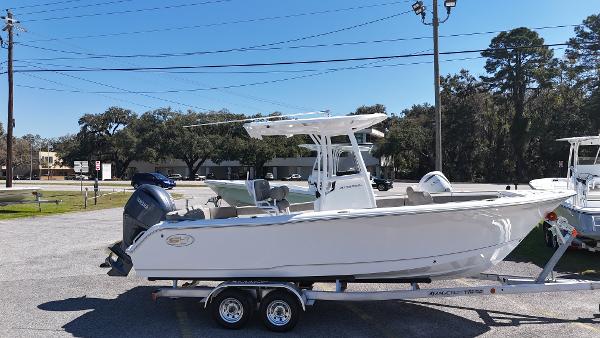 2025 Sea Hunt Ultra 229