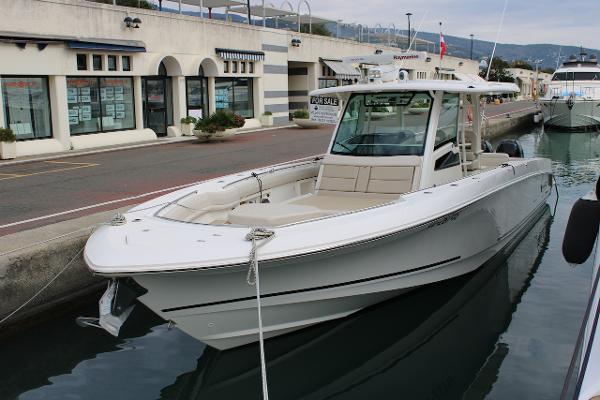 2018 Boston Whaler 380 Outrage
