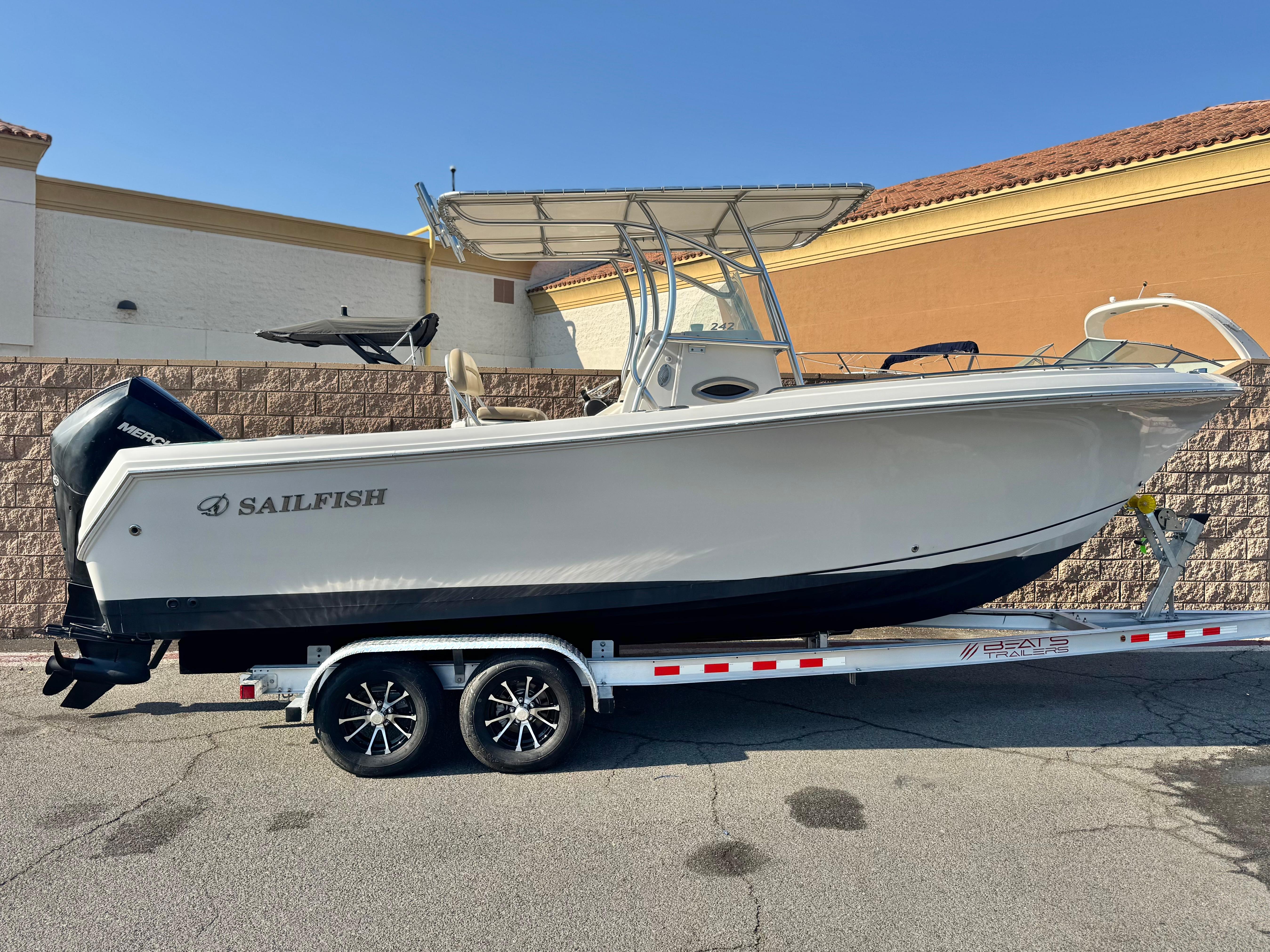 2021 Sailfish 242 CC