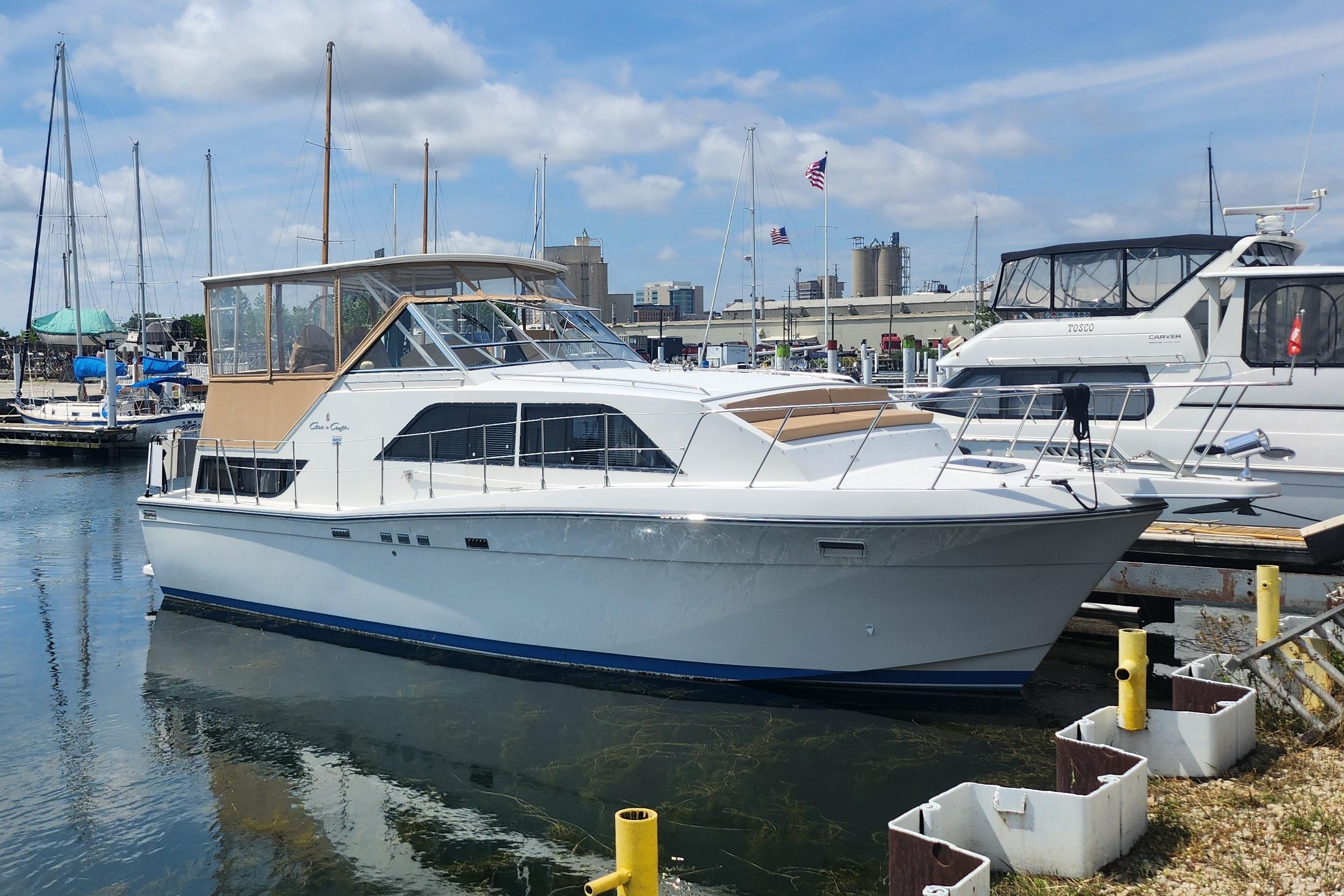 1989 Chris-Craft 381 Catalina