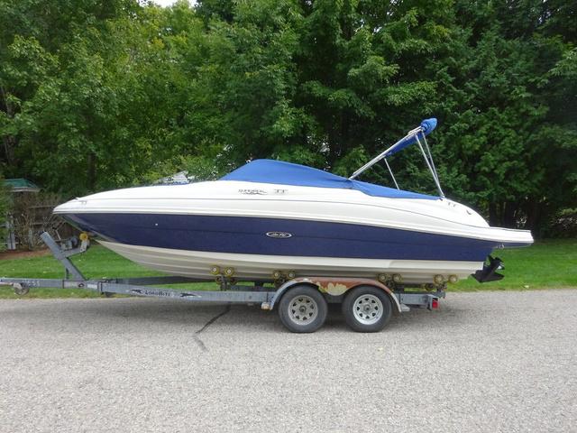 Sea Ray 220 Sundeck