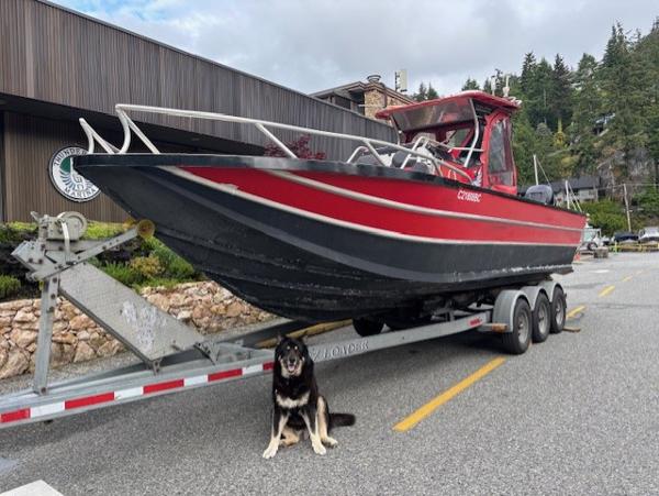 2007 Motion Marine Center Console