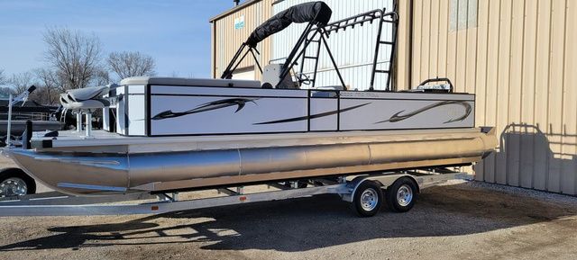 2025 Angler Quest 8524 Pro Troll