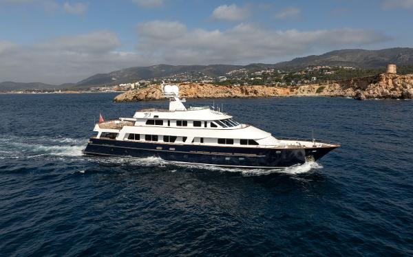 Custom 38M - Ocean Pacifico Services