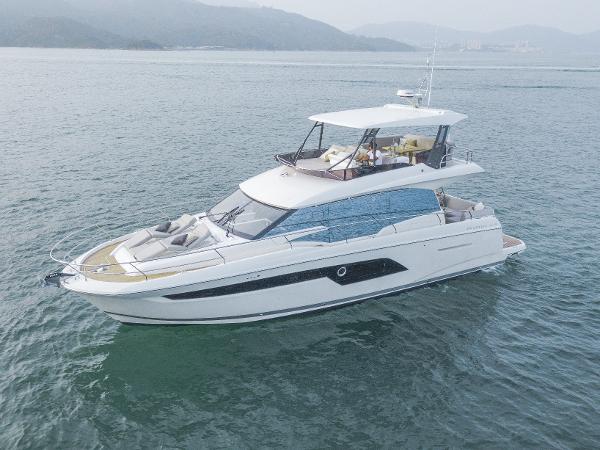 2021 Prestige 520