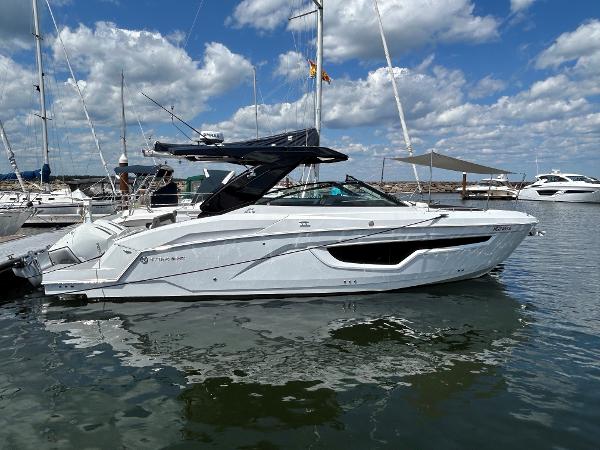Cruisers Yachts 34 GLS