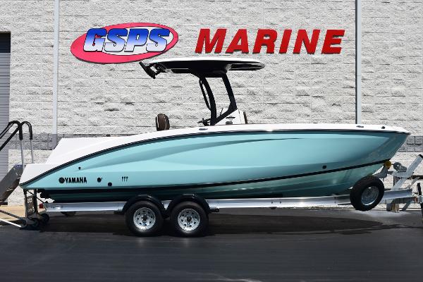 Yamaha Boats 255 FSH Sport H 2025 Yamaha Boats 255 FSH Sport H on trailer at GSPS Marine dealership.