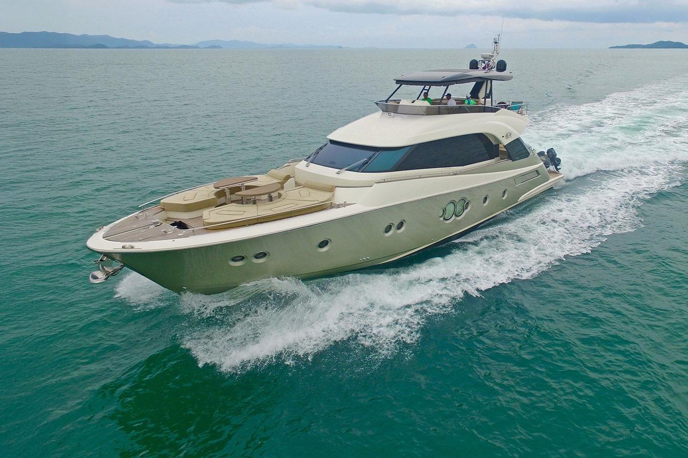 2015 Monte Carlo Yachts MCY 70