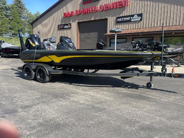 Nitro Z20 2023 Nitro Z20 boat at D&R Sports Center.