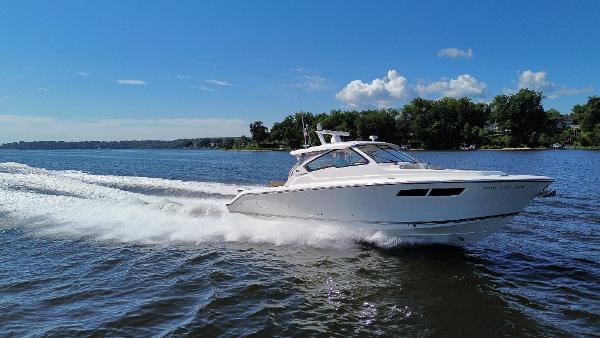 2018 Pursuit DC 365 Dual Console