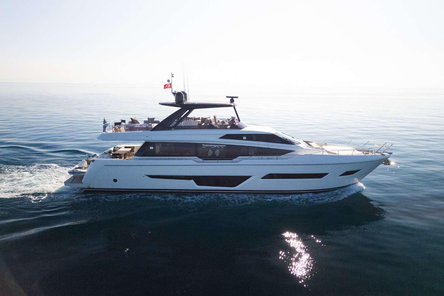 2021 Ferretti Yachts 780