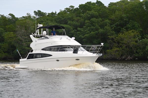 2005 Carver 36 Super Sport