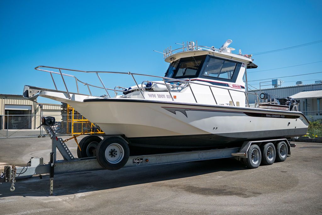 1990 Boston Whaler 31 OFFSHORE CUSTOM CONQUEST