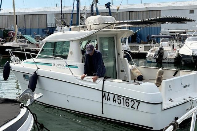 1998 Jeanneau Merry Fisher 695