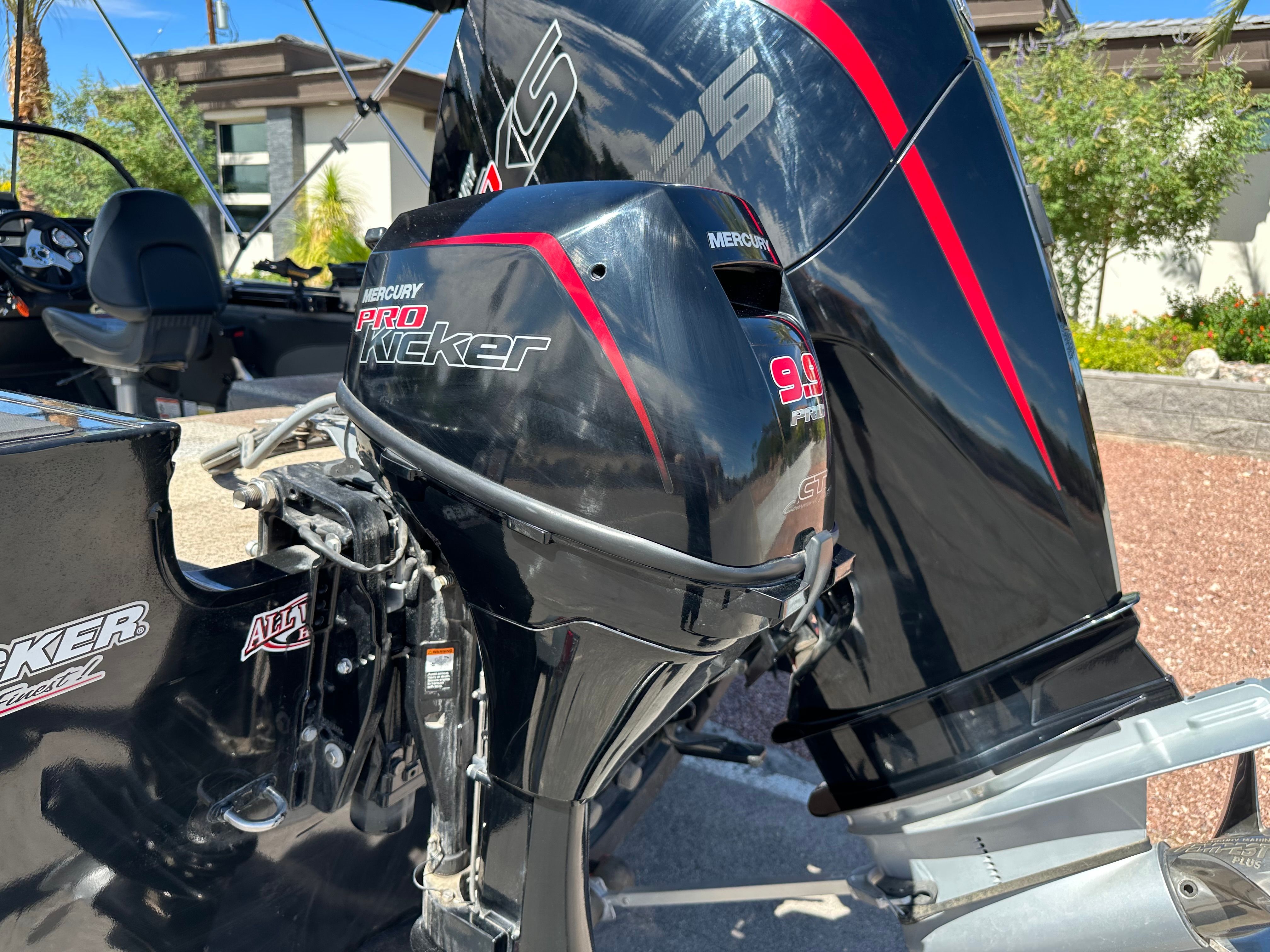 2022 Tracker Targa V-19 WT