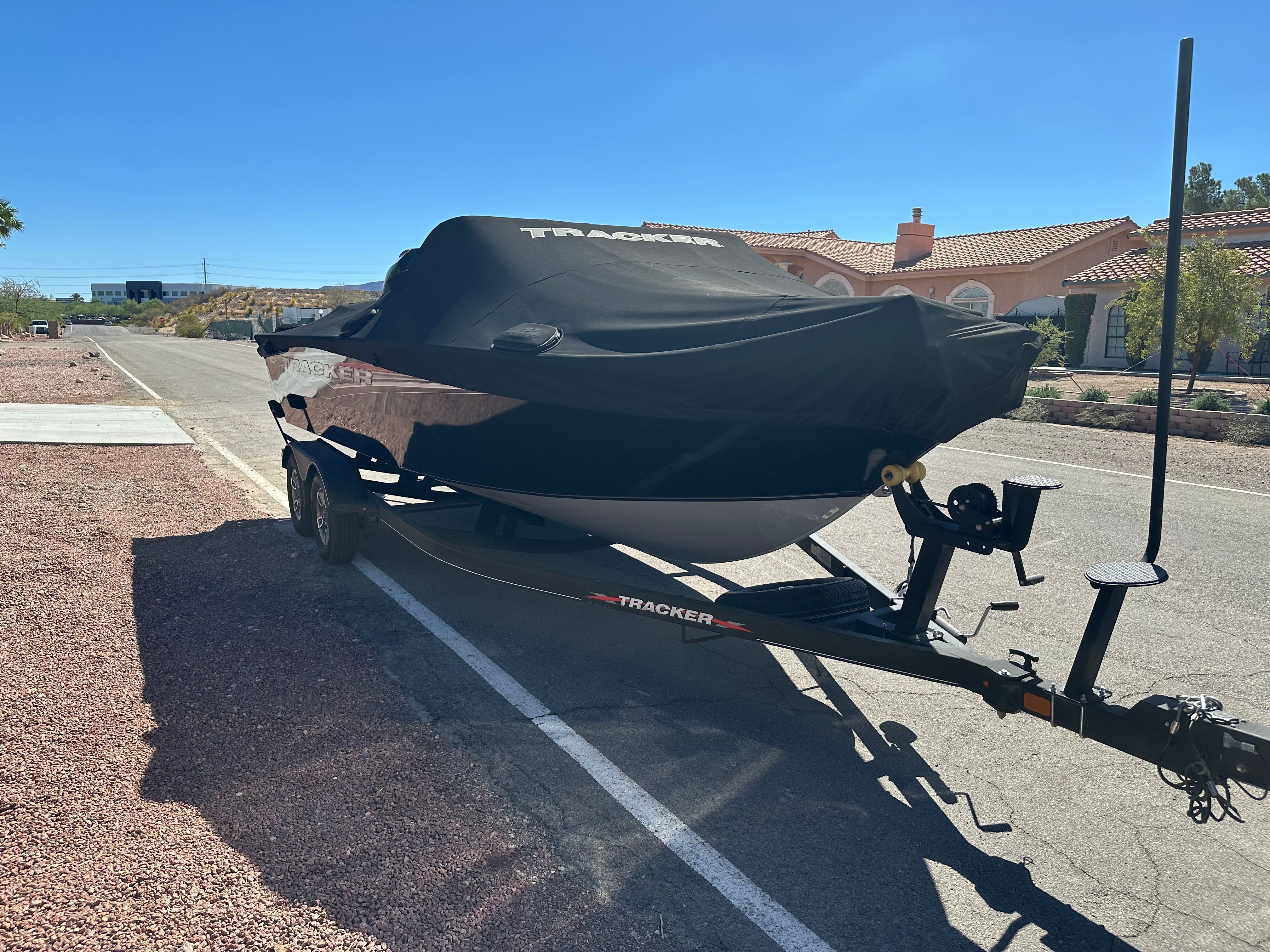 2022 Tracker Targa V-19 WT