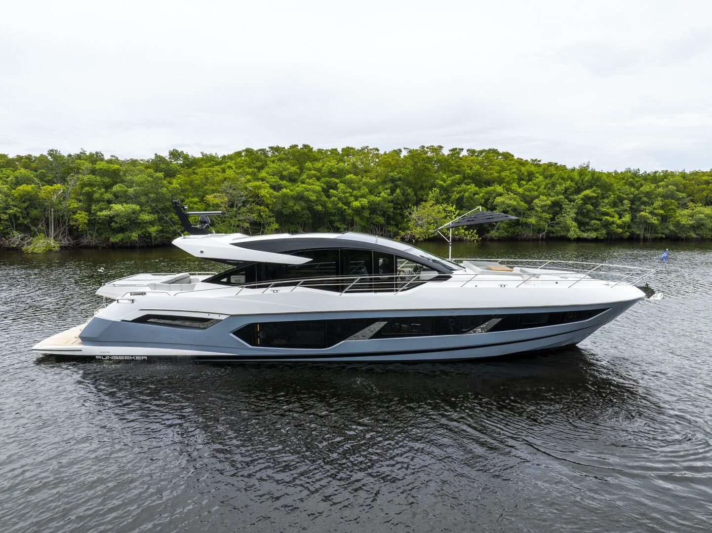 2026 Sunseeker Predator 75