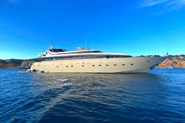 1994 Mondomarine 35m