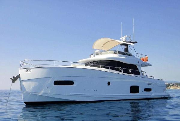 Azimut Magellano 53