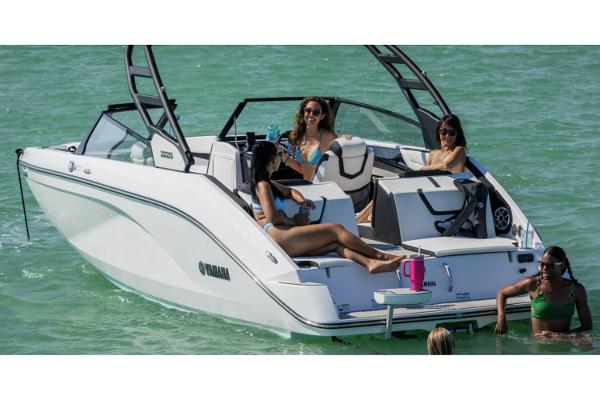 2025 Yamaha Boats 222S
