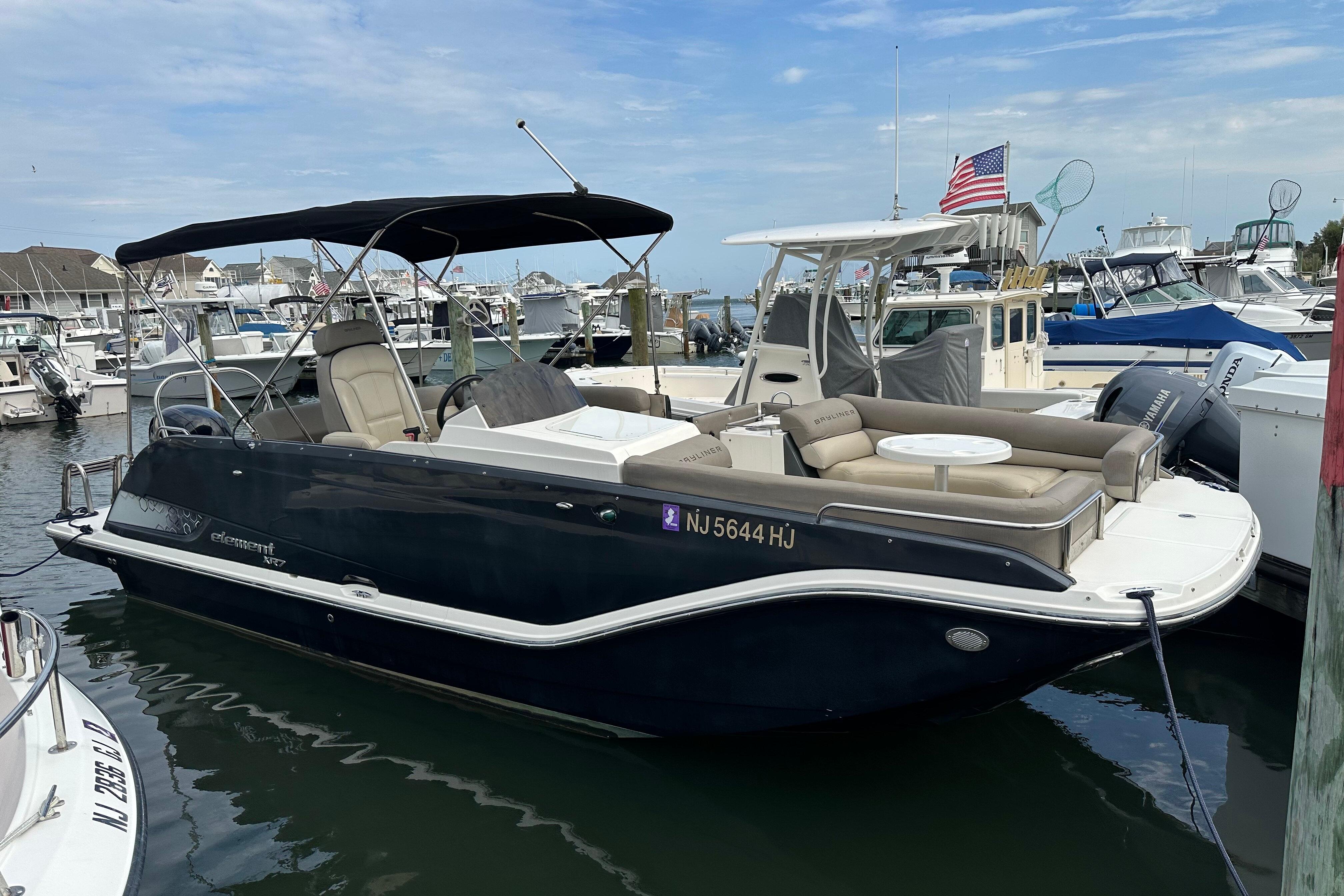 2016 Bayliner Element XR7