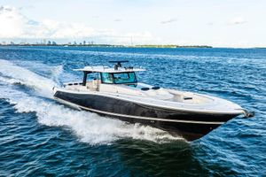HCB 65 Estrella 2021 HCB 65 Estrella cruising on open water, showcasing sleek design and powerful performance.