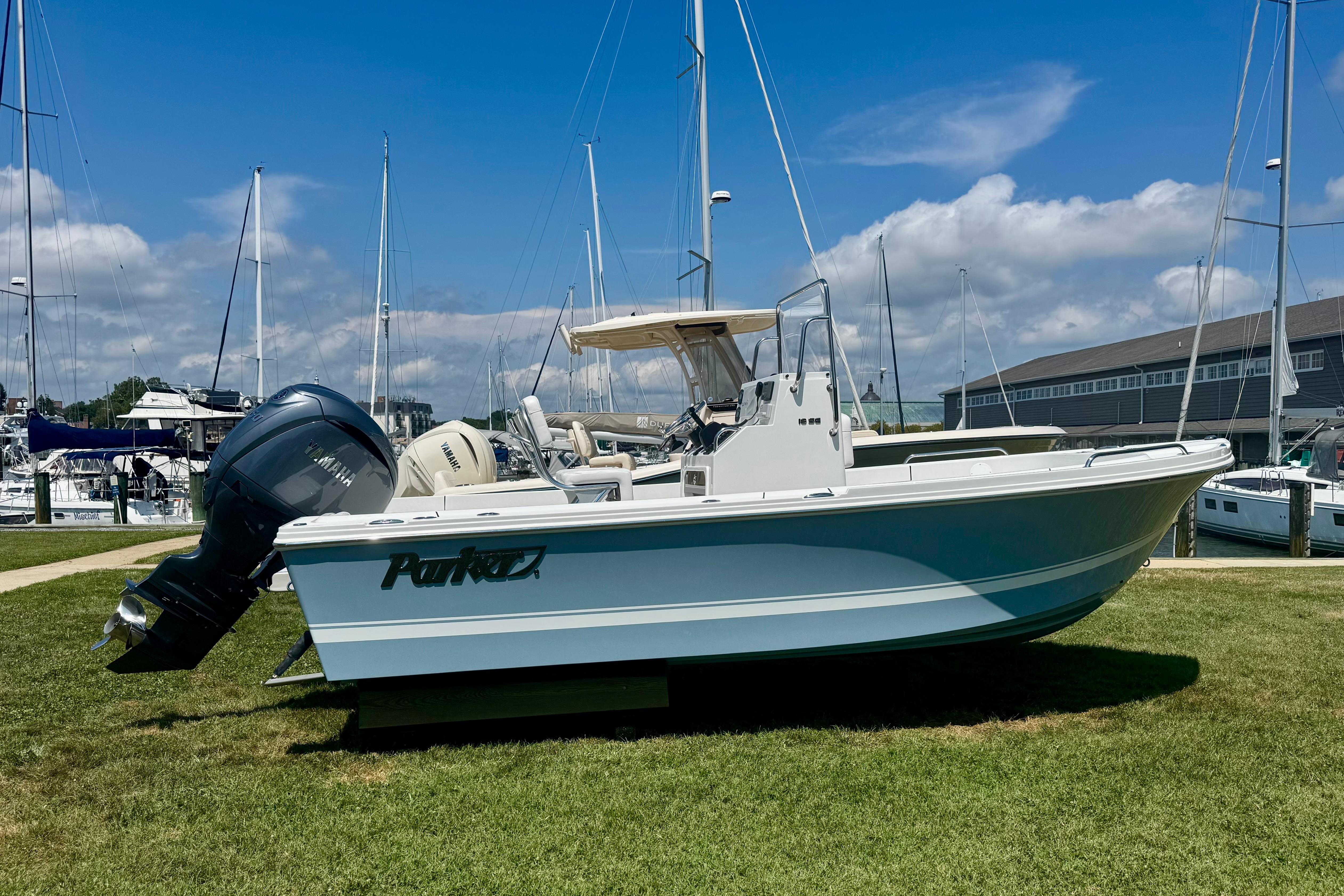 2026 Parker 18SE Center Console