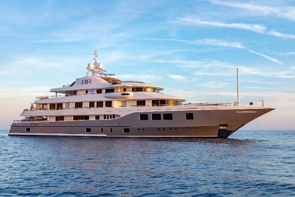 2010 Icon YACHT