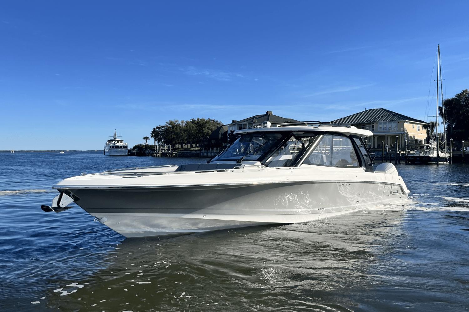 2025 Boston Whaler 380 Realm