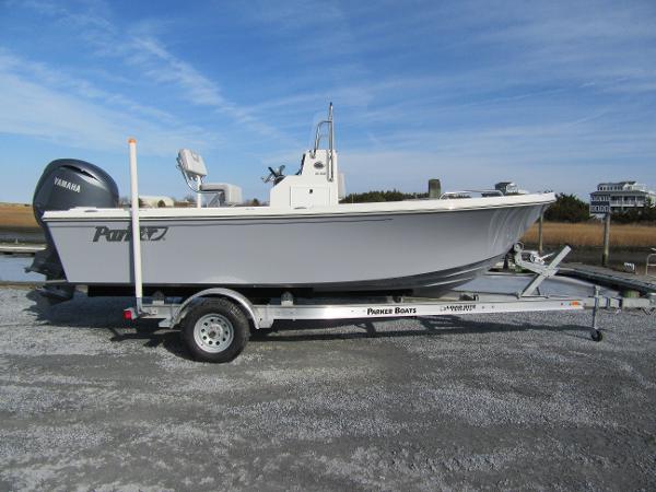 2024 Parker 18SE Center Console