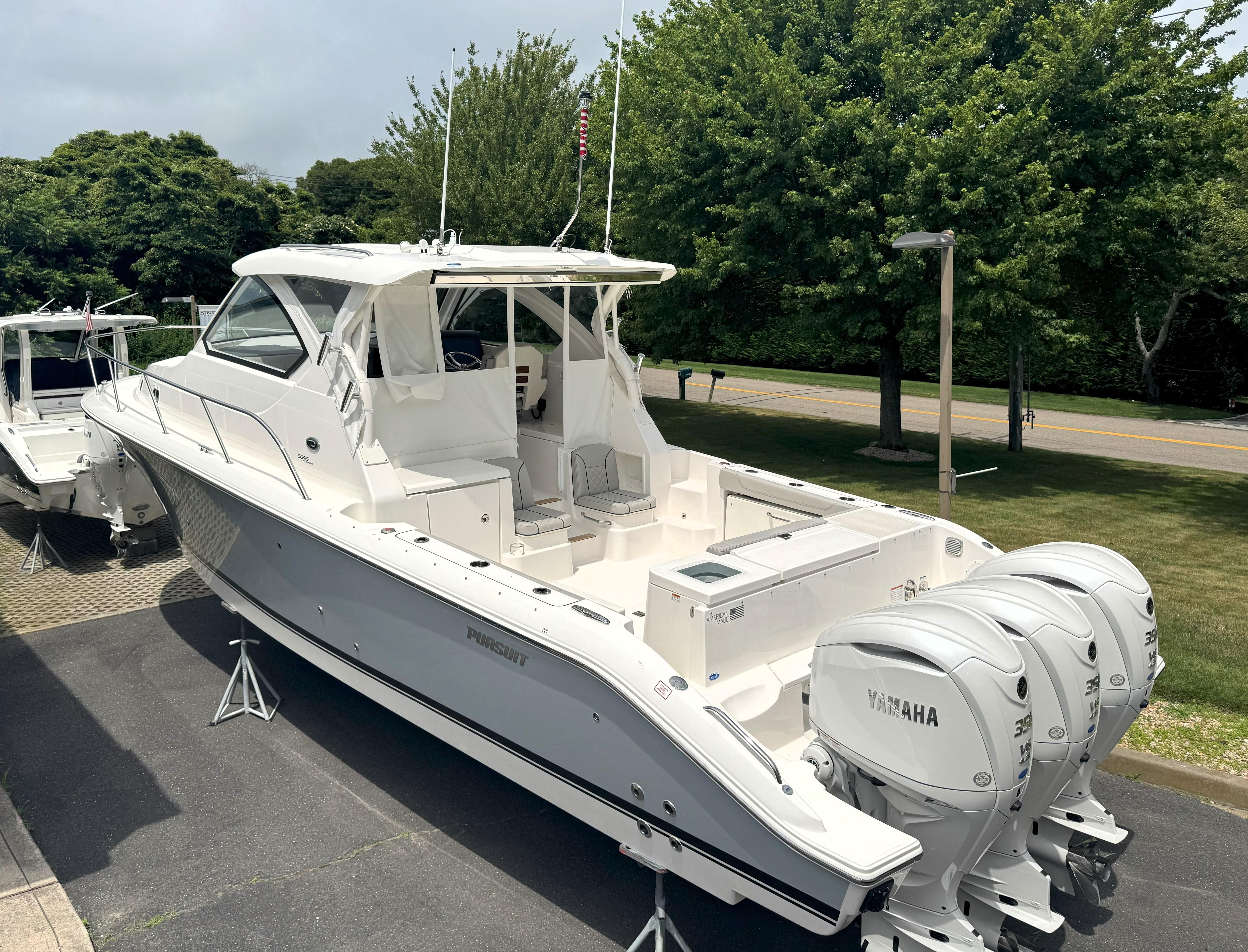 2025 Pursuit OS 355 Offshore