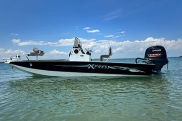 2018 Xpress HD20B Bay
