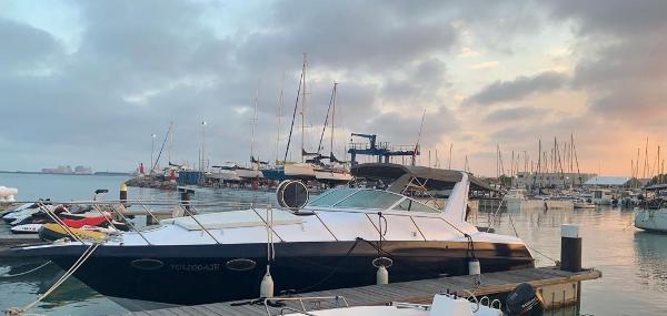 1991 Chris-Craft Crowne 302