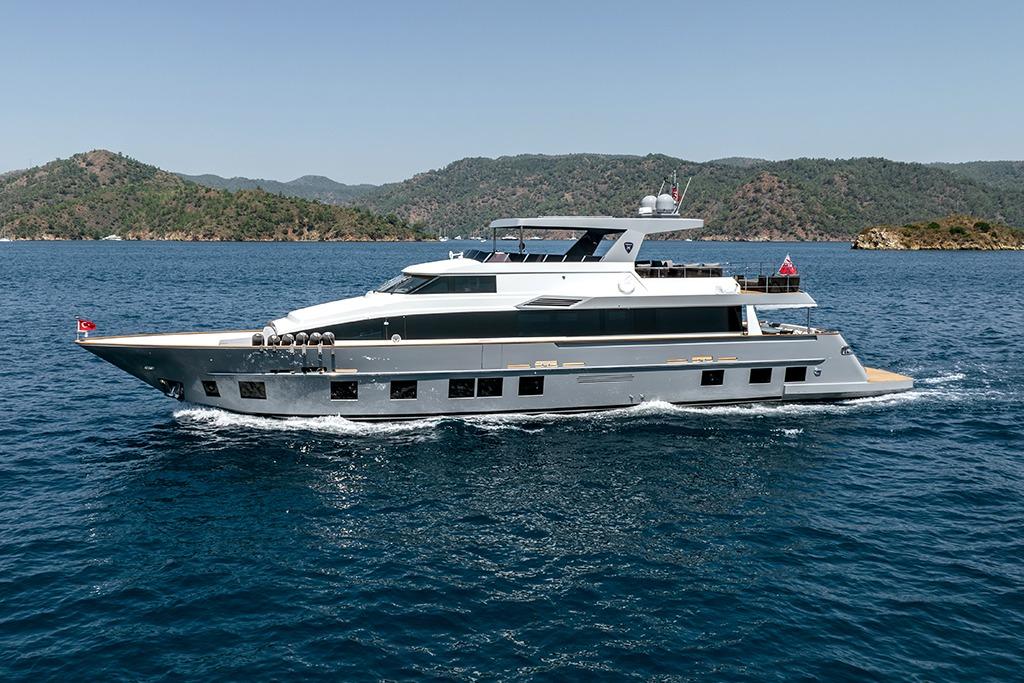 1988 Heesen 32