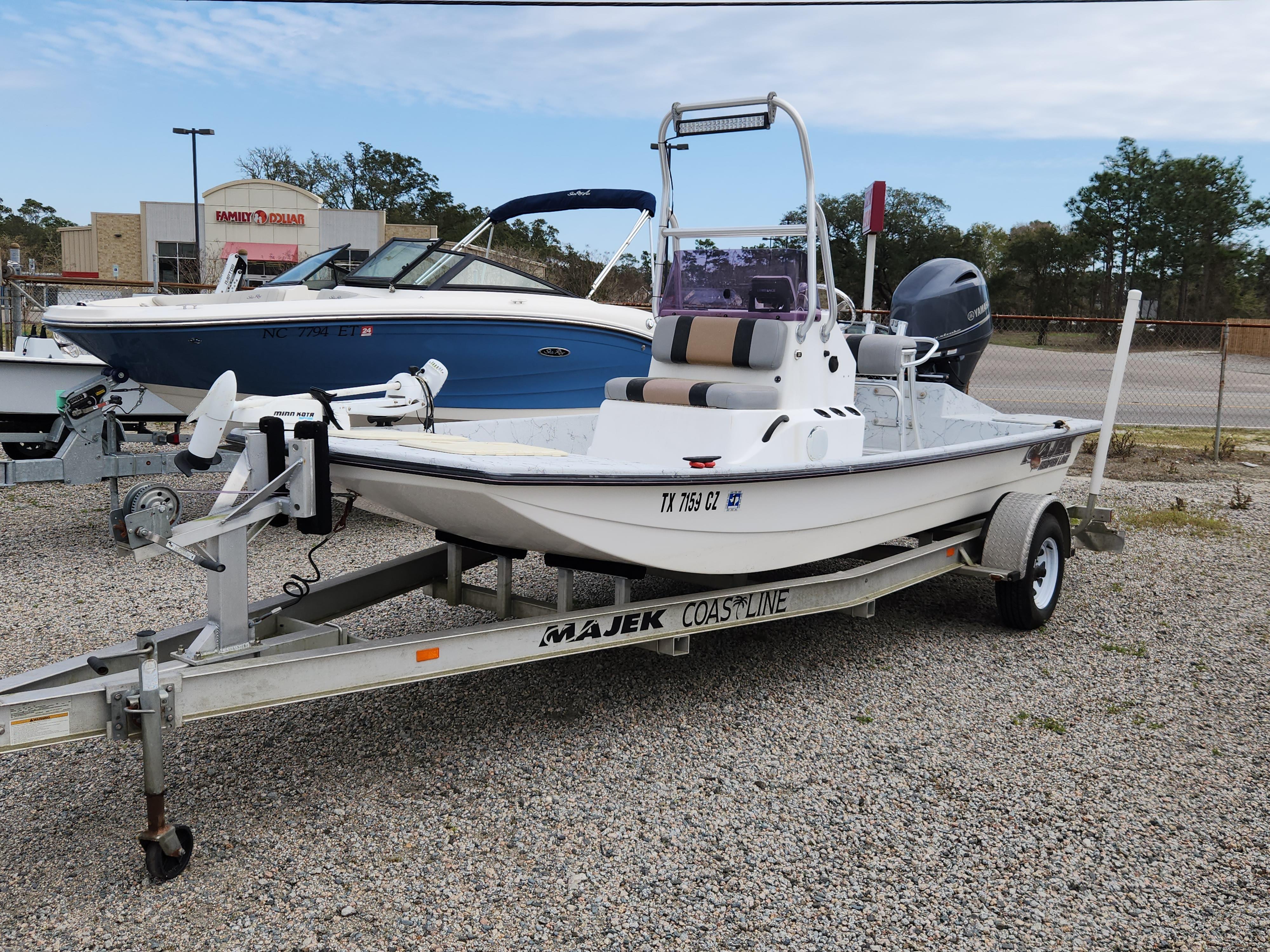 Majek Red Fish Line 18 boats for sale