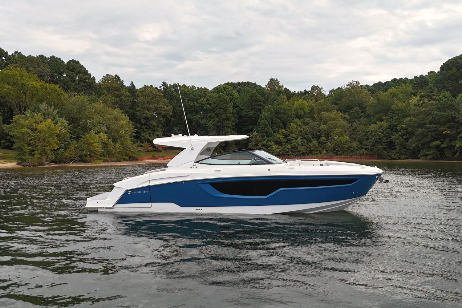 2026 Cruisers Yachts 38 GLS