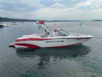 2019 MasterCraft XT23