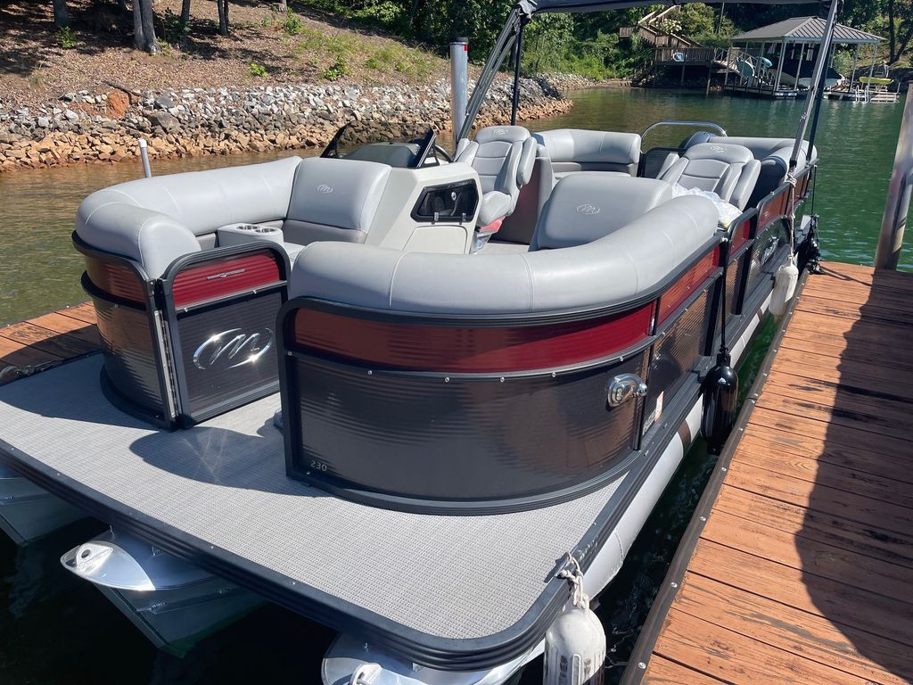 2021 Manitou 23 Oasis RF SHP